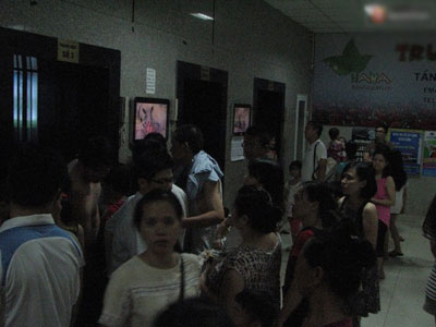 Hà Nội: Cháy trạm điện chung cư, hàng nghìn người dân tháo chạy trong đêm