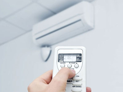 Tắt máy lạnh khi trời nóng 50 độ để phạt... học trò