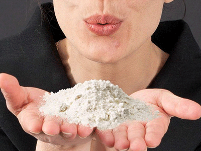 Thủ đoạn thôi miên người bằng bột bí ẩn để cướp ở châu Âu