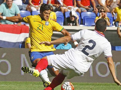Brazil chật vật thắng trận đầu tiên hậu Copa America 2105