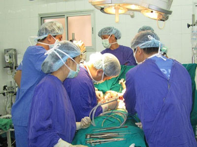 Chuyển tạng từ TP.HCM ra Hà Nội cứu sống 2 người