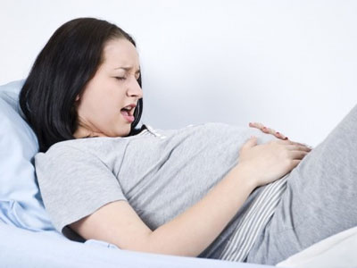 Vợ mắc “bệnh lạ” khi bầu bí khiến chồng khóc đứng khóc ngồi