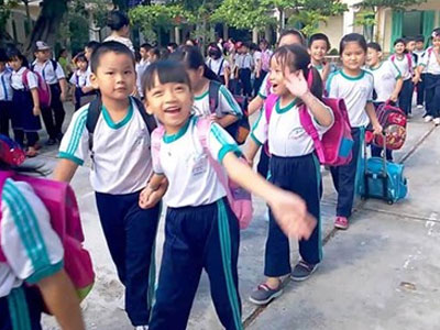 NGHỊCH LÝ: Bảo hiểm y tế cao hơn học phí