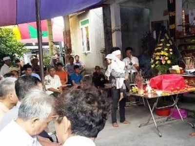 Bàng hoàng phát hiện thi thể một phụ nữ mang thai trôi trên sông