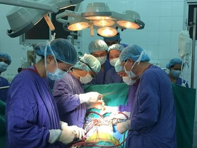 Những hình ảnh lần đầu công bố về ca ghép tạng xuyên Việt
