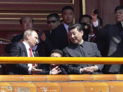 Putin "nóng, lạnh" với Tập Cận Bình, hòa dịu với phương Tây?