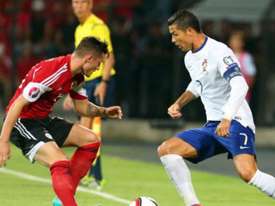 Ronaldo nối dài cơn khát, Bồ Đào Nha vẫn chạm tay vào vé dự Euro