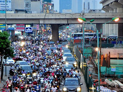 Mướt mồ hôi vượt "nút cổ chai" công trường đường sắt trên cao