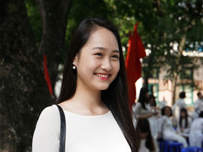 Nữ thủ khoa xinh đẹp và phương pháp học mới