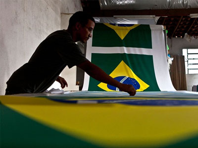 Brazil bị hạ tín nhiệm xuống mức "rác"