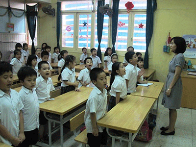 Bộ GD-ĐT đề nghị dãn thời gian thu tiền BHYT học sinh