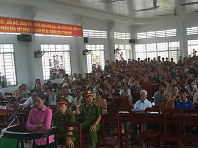 Nghĩ bị giành đất, cháu tưới xăng thiêu chết bà cụ 87 tuổi