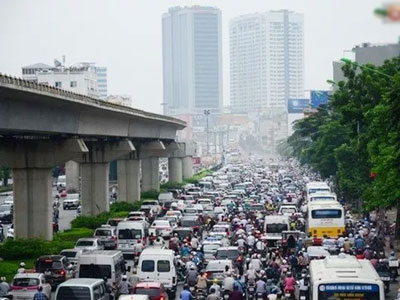 Rừng xe nhích nhọc nhằn mỗi buổi sáng trên đường Nguyễn Trãi