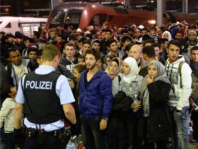 40.000 di dân đang đổ tới Đức, Berlin huy động 4.000 binh sĩ ứng phó