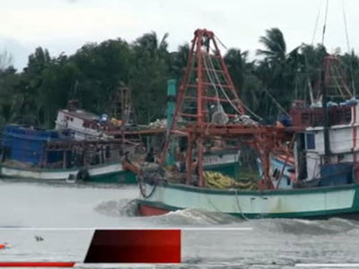 Tàu vũ trang nước ngoài nã đạn tàn bạo vào tàu cá Việt Nam