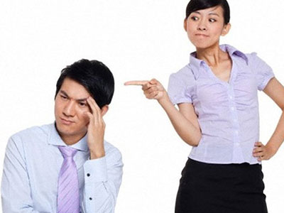Bị khủng bố tinh thần vì từng “lên giường” với tình cũ