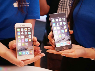 iPhone chính hãng hạ cả triệu đồng, xách tay chững giá