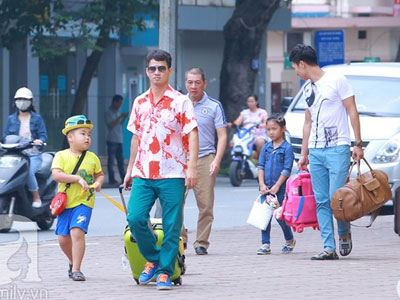 Dàn sao "Bố ơi mình đi đâu thế?" bất ngờ xuất hiện ở Bờ Hồ