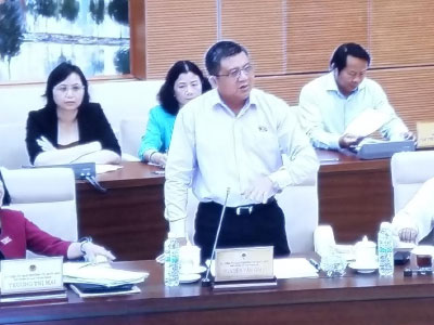 “Tại sao đụng tới cái gì cũng phải nộp phí?”