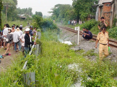 Buồn vì bệnh, lao vào tàu lửa tự tử bất chấp ngăn cản