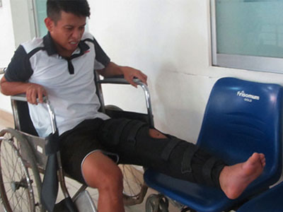 Chấn thương phức tạp, Anh Khoa phải đi Singapore điều trị