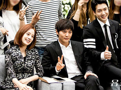 Kim Tae Hee và Joo Won cùng đoàn phim "Yongpal" đến Đà Nẵng