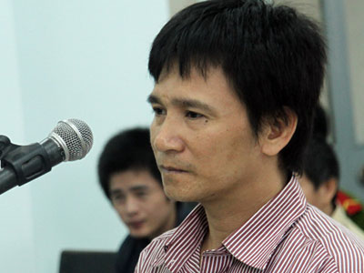 Nghiện phim đen, “yêu râu xanh” giở trò đồi bại với 2 con gái của bạn