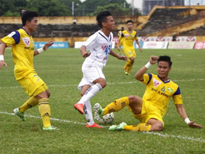 Quế Ngọc Hải bị treo giò 3 tháng, tính từ đầu V-League 2016