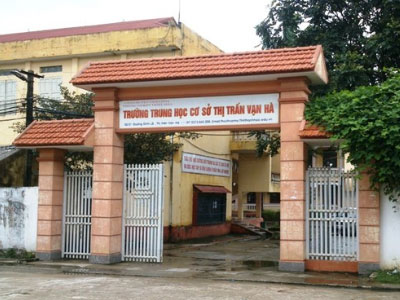 Yêu cầu nhà trường báo cáo vụ phụ huynh bị “bêu tên”