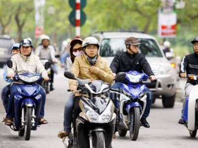 "Cấm người cận thị lái xe" là không chuẩn xác