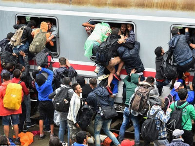 Hàng chục nghìn người tị nạn đổ sang Áo sau khi Hungary mở cửa biên giới