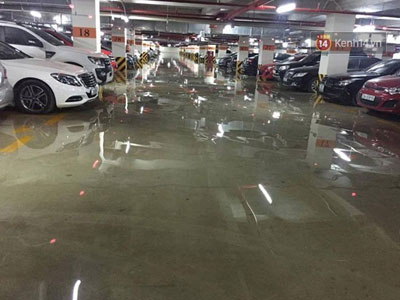 Hà Nội: Tầng hầm khu đô thị lớn lênh láng nước sau trận mưa cả đêm