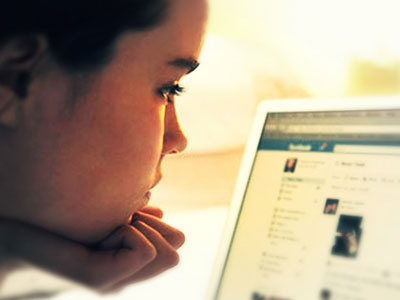 Bị bạn trai chia tay vì không gửi ảnh thật trên Facebook