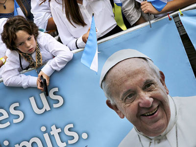 Cả nhà Tổng thống Obama ra sân bay đón Giáo hoàng Francis