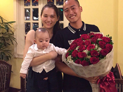 Ngọc Thạch đón tuổi mới bên chồng con