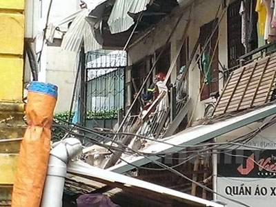 Vụ sập nhà ở Trần Hưng Đạo: Cảnh báo nguy hiểm ở 2 khối nhà còn lại