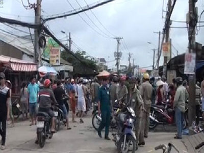 Vung dao chém chết đồng nghiệp rồi cứa cổ tự vẫn