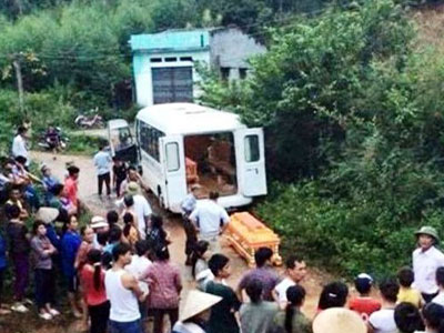 Chồng giết vợ rồi dùng súng tự sát: Hoang tưởng vì rượu