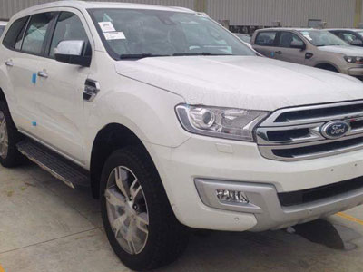 Ford Everest 2015 bất ngờ xuất hiện tại Hải Dương