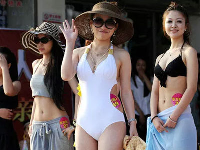 Vén màn tuyển vợ dị hợm của giới đại gia giàu có