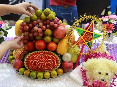 Đầu bếp chạy sô làm mâm ngũ quả ngày Trung thu