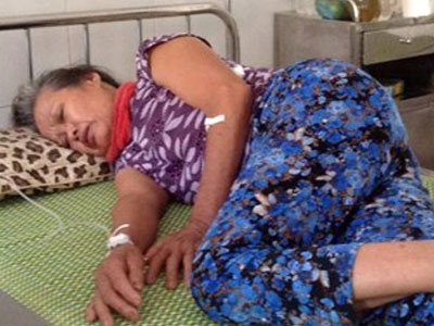 Mẹ chết, con nhập viện sau khi ăn bánh trung thu