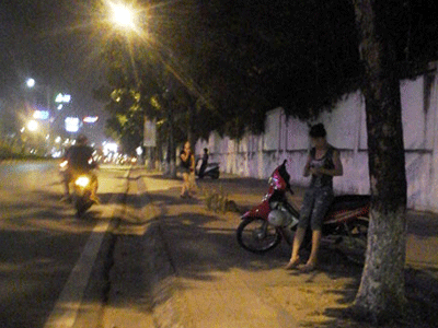 Phận “bướm đêm” trên phố Hà Nội