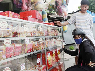TP HCM: Nơi bán tháo, chỗ ôm bánh trung thu tồn