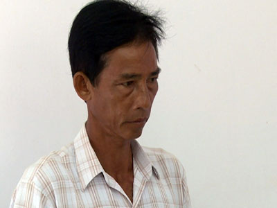 Cô gái tâm thần sinh bé trai, lộ mặt tác giả là gã hàng xóm