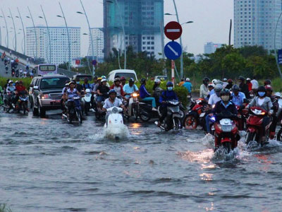 Dự báo TP.HCM ngập nhiều nơi vào giờ cao điểm