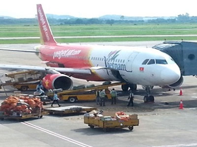 Hành khách Jetstar Pacific tự ý mở cửa thoát hiểm