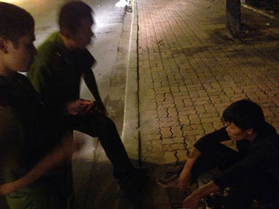 Thanh niên có vết thương hoại tử: "Ăn xin để có tiền hút chích"