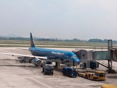 Vietnam Airlines lùi giờ bay, dùng tàu bay lớn chở khách vì bão Dujuan