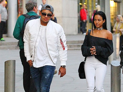 Depay đi mua sắm cùng người mẫu gốc Việt